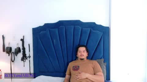 Snapshot of roxyandaron2 chatting on 07/26/26, 04:58 RoxyAron online show from 07/26/26, 04:58
