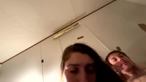 Roxy and Brock online show from 11/21/25, 08:57