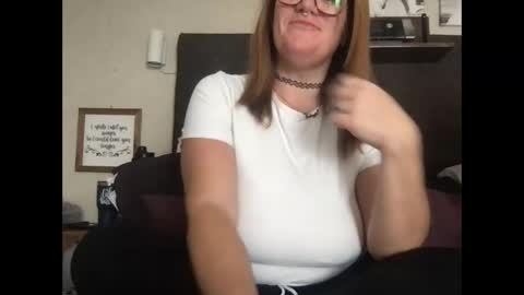 Snapshot of roxydover chatting on 02/11/25, 02:02 Roxy online show from 02/11/25, 02:02