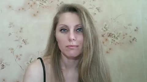 roxyfox18x01 online show from 03/28/26, 03:11