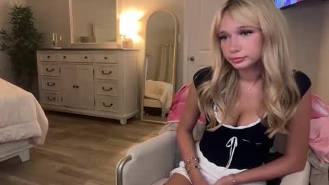 Roxy Rain online show from 04/15/26, 01:34