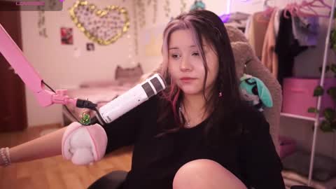 roxysuh online show from 12/01/25, 07:46