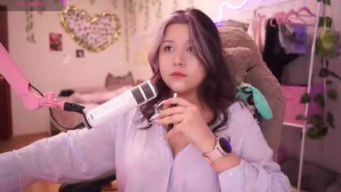 roxysuh online show from 12/04/25, 08:56