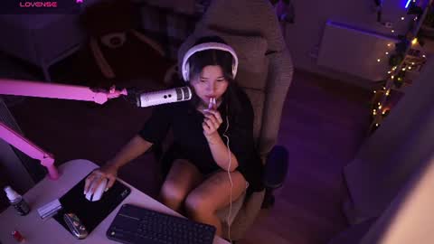 Snapshot of roxysuh chatting on 07/31/26, 09:30 roxysuh online show from 07/31/26, 09:30