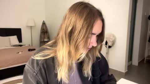 Roxy online show from 03/23/26, 08:13