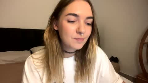 Roxy online show from 04/15/26, 01:29