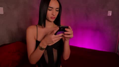Snapshot of roxyy_x chatting on 04/28/26, 08:58 val online show from 04/28/26, 08:58