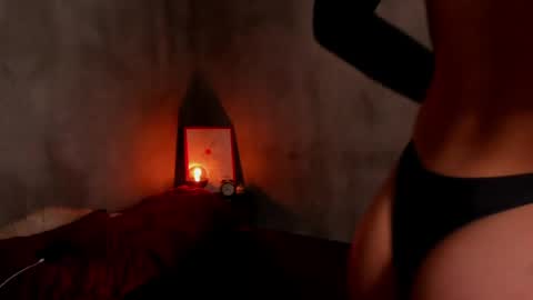 Snapshot of roxyy_x chatting on 06/07/26, 03:43 val online show from 06/07/26, 03:43