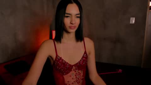 Snapshot of roxyy_x chatting on 06/11/26, 12:32 val online show from 06/11/26, 12:32