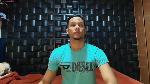 Snapshot of roy_barney chatting on 09/28/25, 06:13 ANTONIO online show from 09/28/25, 06:13