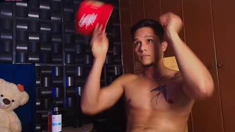 Snapshot of roy_barney chatting on 11/09/25, 10:19 ANTONIO online show from 11/09/25, 10:19