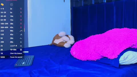 Snapshot of roy_barney chatting on 11/22/25, 09:47 ANTONIO online show from 11/22/25, 09:47