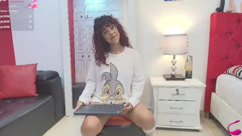 Snapshot of roy_luna chatting on 02/15/25, 04:45 Roy Luna online show from 02/15/25, 04:45