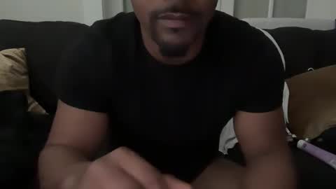 Snapshot of royal_sf chatting on 02/11/25, 10:18 Royal SF online show from 02/11/25, 10:18