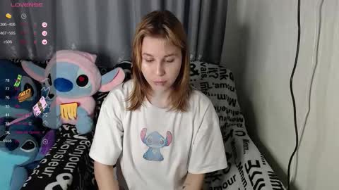 angela online show from 09/12/25, 01:44