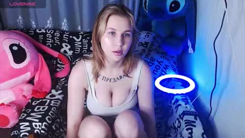 angela online show from 09/23/25, 02:53