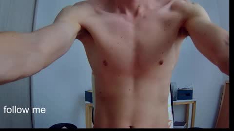 Snapshot of royyourtoy chatting on 02/18/26, 07:10 Roy online show from 02/18/26, 07:10