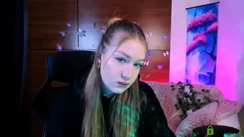 Snapshot of rozmary_ket chatting on 01/06/25, 10:57 Im Rozmary nice to meet you 3 online show from 01/06/25, 10:57