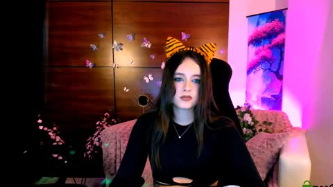Snapshot of rozmary_ket chatting on 01/06/25, 05:06 Im Rozmary nice to meet you 3 online show from 01/06/25, 05:06