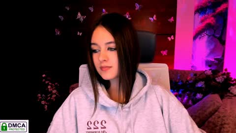 Snapshot of rozmary_ket chatting on 01/29/25, 05:13 Im Rozmary nice to meet you 3 online show from 01/29/25, 05:13
