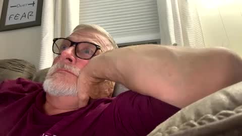 Snapshot of rs006 chatting on 10/06/25, 02:31 rs006 online show from 10/06/25, 02:31