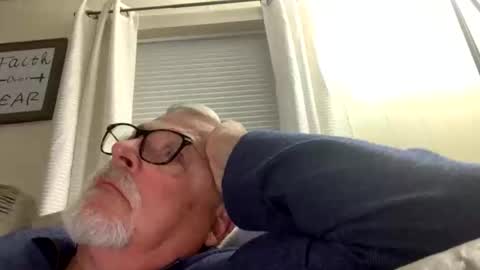 Snapshot of rs006 chatting on 10/13/25, 02:22 rs006 online show from 10/13/25, 02:22