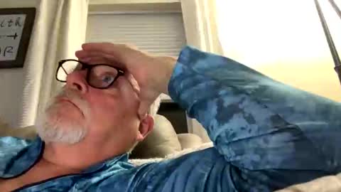 Snapshot of rs006 chatting on 10/19/25, 01:50 rs006 online show from 10/19/25, 01:50