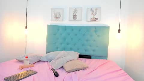 Snapshot of rubiroose chatting on 01/12/25, 01:32 Rubii online show from 01/12/25, 01:32