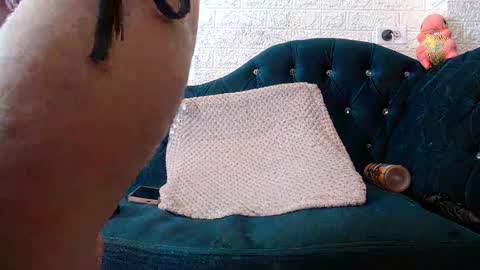 Snapshot of rubyemerald_ chatting on 02/06/25, 12:22 rubyemerald_ online show from 02/06/25, 12:22