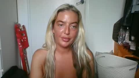 Snapshot of rubyredxxxoxxx chatting on 12/22/24, 12:27 rubyredxxxoxxx online show from 12/22/24, 12:27
