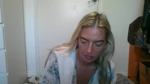 Snapshot of rubyredxxxoxxx chatting on 12/24/24, 08:33 rubyredxxxoxxx online show from 12/24/24, 08:33