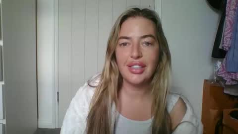 Snapshot of rubyredxxxoxxx chatting on 05/10/26, 06:29 rubyredxxxoxxx online show from 05/10/26, 06:29