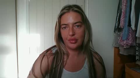 Snapshot of rubyredxxxoxxx chatting on 05/23/26, 06:40 rubyredxxxoxxx online show from 05/23/26, 06:40