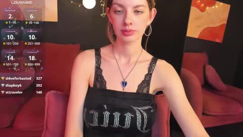 Snapshot of rubytwinkle chatting on 02/20/25, 11:54 Ruby online show from 02/20/25, 11:54