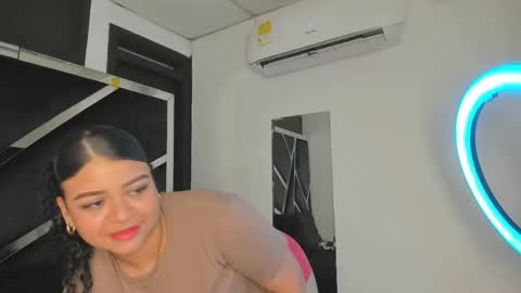 Snapshot of rubyxht chatting on 09/18/25, 12:40 rubyxht online show from 09/18/25, 12:40