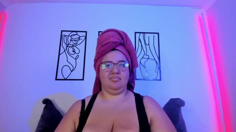 Snapshot of rubyy_24 chatting on 01/13/25, 06:49 I am Ruby online show from 01/13/25, 06:49