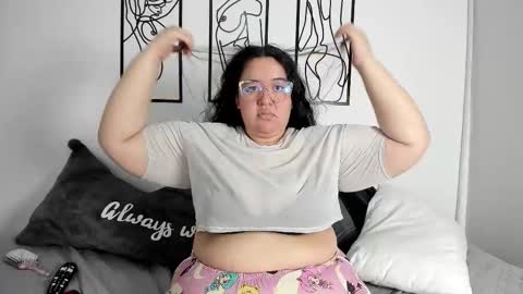 Snapshot of rubyy_24 chatting on 10/18/25, 07:14 I am Ruby online show from 10/18/25, 07:14