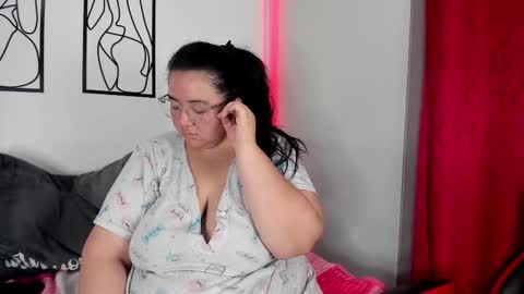 Snapshot of rubyy_24 chatting on 11/17/25, 07:08 I am Ruby online show from 11/17/25, 07:08