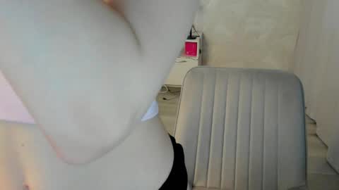 Liya online show from 05/31/26, 12:08
