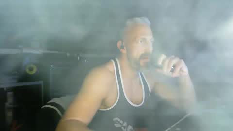 Snapshot of ruffi77 chatting on 02/22/25, 12:38 Chico que rico Caliente online show from 02/22/25, 12:38