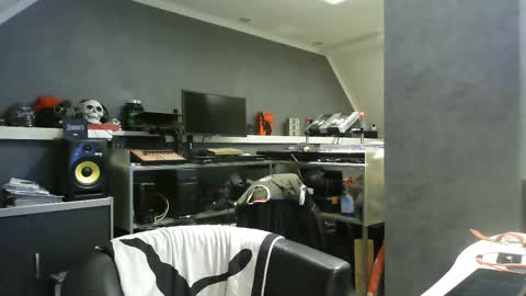 Snapshot of ruffi77 chatting on 02/23/25, 09:26 Chico que rico Caliente online show from 02/23/25, 09:26