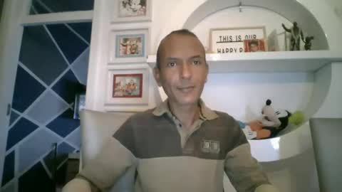 Snapshot of ruffriders1 chatting on 10/06/25, 09:51 ruffriders1 online show from 10/06/25, 09:51