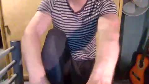 rugby_boy200 online show from 04/05/26, 06:16