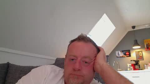 Snapshot of runepetter chatting on 09/28/25, 03:06 bignorwegian online show from 09/28/25, 03:06