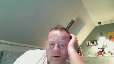 Snapshot of runepetter chatting on 11/02/25, 08:44 bignorwegian online show from 11/02/25, 08:44