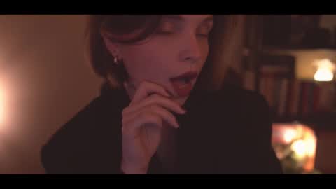 Elena online show from 12/19/25, 11:56