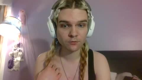 Snapshot of russiansleepexperiment chatting on 11/08/25, 12:22 jvnko deathwish online show from 11/08/25, 12:22