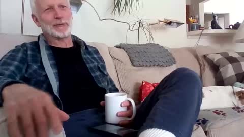 Snapshot of rustyx22 chatting on 02/28/25, 02:20 Rusty online show from 02/28/25, 02:20