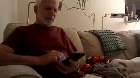 Snapshot of rustyx22 chatting on 09/12/25, 01:17 Rusty online show from 09/12/25, 01:17