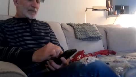 Snapshot of rustyx22 chatting on 10/31/25, 04:30 Rusty online show from 10/31/25, 04:30